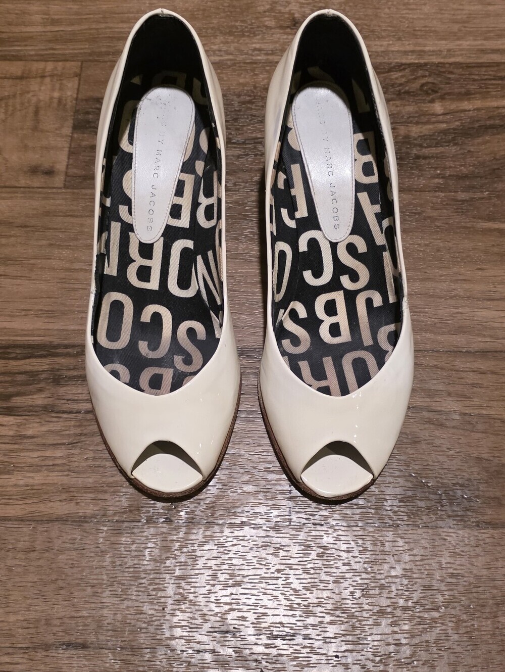 Marc Jacobs Women's Cream Peep-Toe Flats